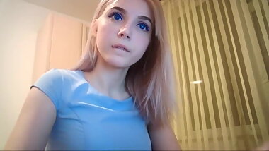 Me want some fun with my naughty breasts & nice eyes