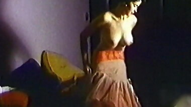 BROKEN DREAMS - vintage striptease mature stockings