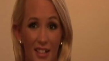 Vintage amateur spreads letting out creampie