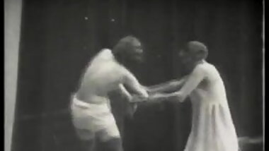 Blonde Whipping vs Brunette Whipping