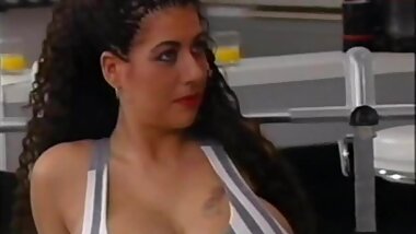 Tiziana Redford train at gym