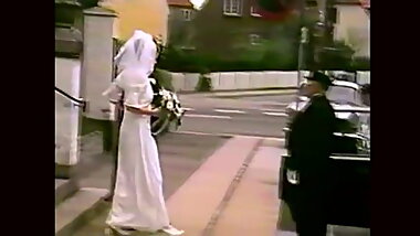 Retro Rodox short: Bride comforters