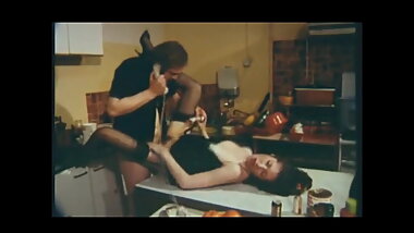 Lady get a waitress slut job (Mujer mesera zorra y cachonda)