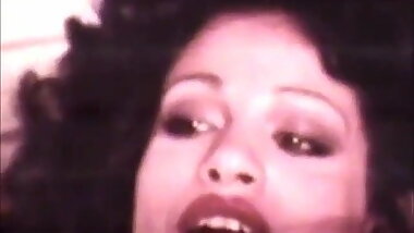 Brunette Vanessa Del Rio Gets Her Fuzzy Peach Eaten