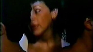 Duas Mulheres e um Ponei (1987) Double Handjob scene