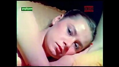 MUGE GULER SIKIS AMCIK ORUSPU MELTEM ISIK KAZIM KARTAL