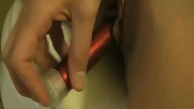 Amateur Couple Is Having Fun In the Bathroom